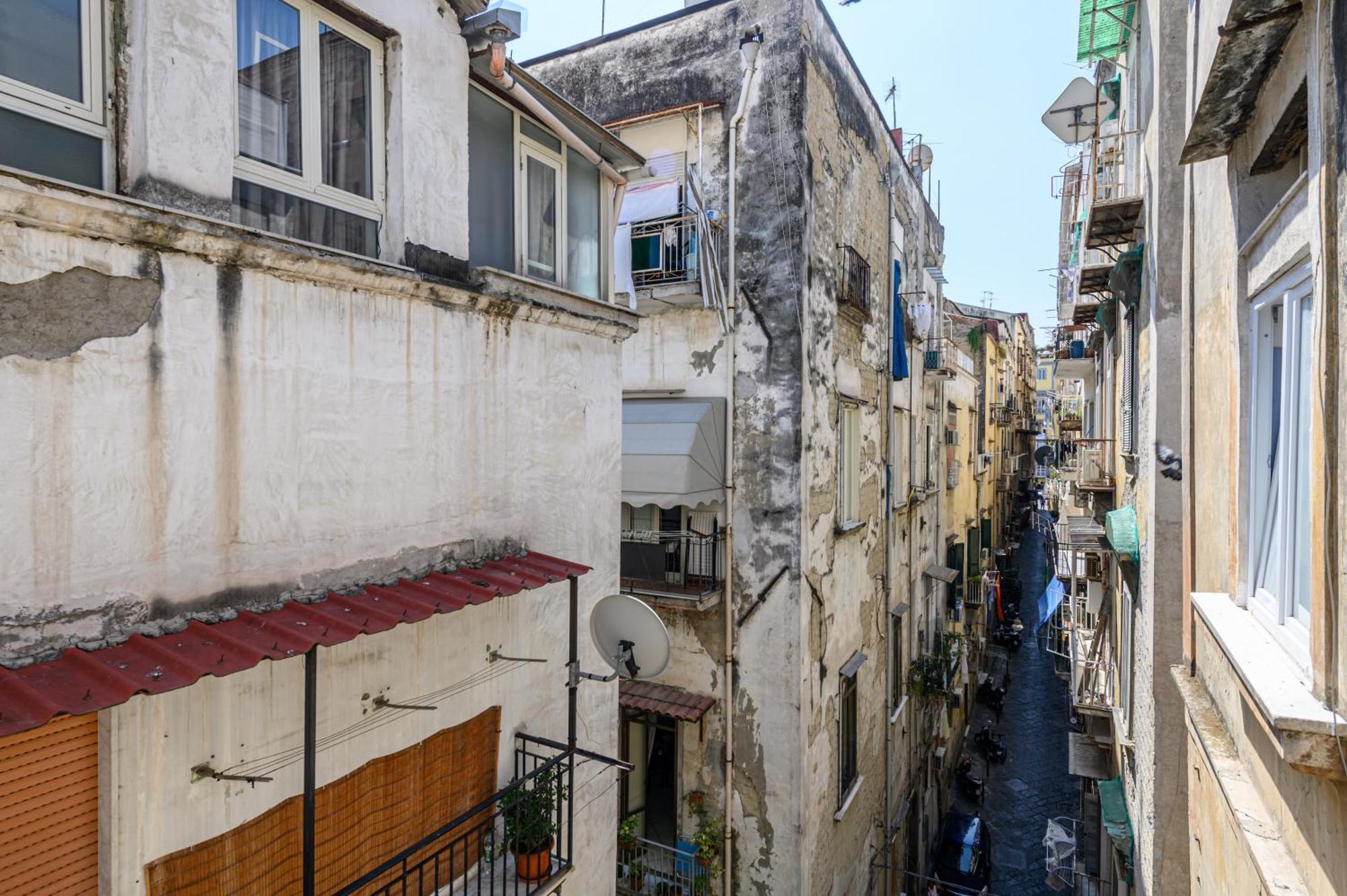 Piazza Dante & Wi-fi Naples